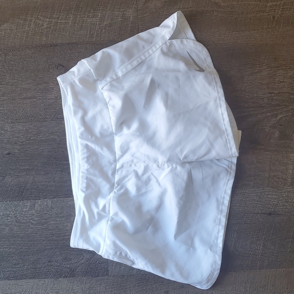 Nike Pants - Nike dri fit shorts size small